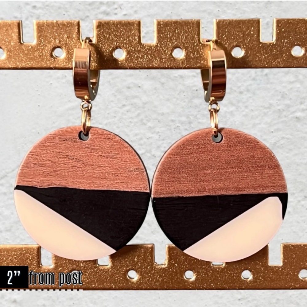Color Block Wooden Round Huggies